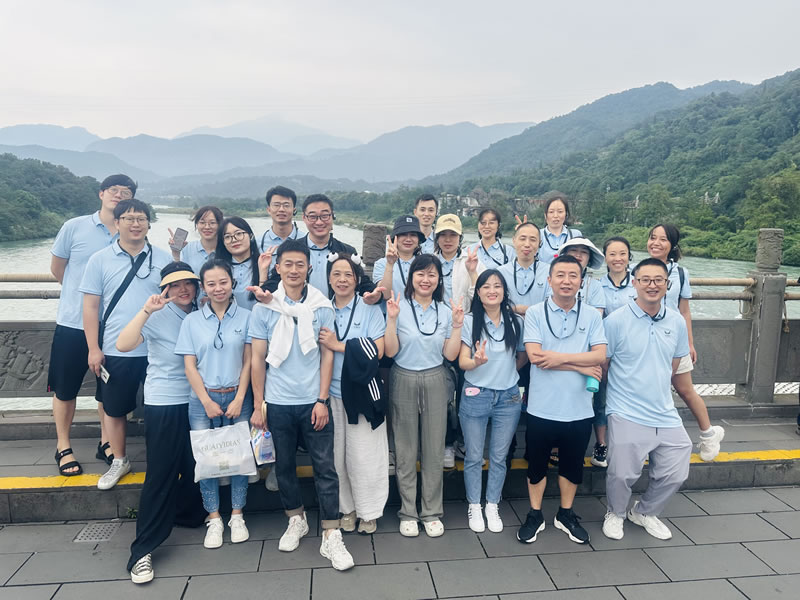 綿陽(yáng)市先鋒醫(yī)療器械有限公司團(tuán)建之旅：共赴都江堰，凝聚先鋒之魂3.jpg