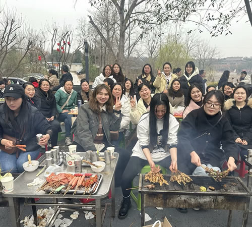 綿陽(yáng)市先鋒醫(yī)療器械有限公司—— 慶祝“3.8婦女節(jié)”，共赴燒烤盛宴，致敬巾幗風(fēng)采